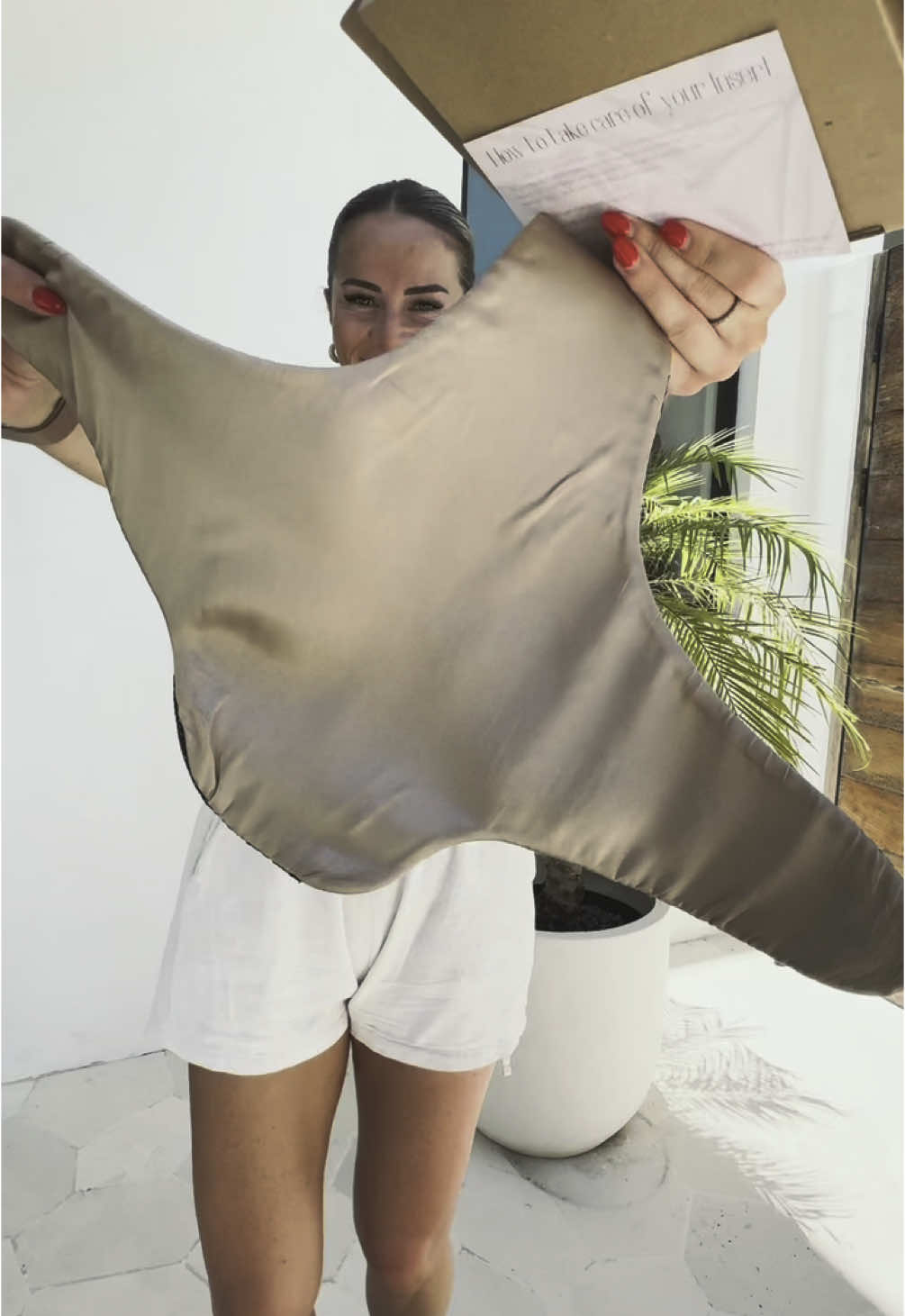 Silky Days is made from 100% pure silk! The ultimate hair loving fabric.  Silk helps reduce frizz and breakage,keeping your hair smooth and protected on every ride.  No more helmet hair just island vibes and silky perfection! 🛵💛 DM to get yours today for just 510K 🙌🏼 #silkydays #balirider #helmetinsert #silkyhair #rideinstyle #islandlife #protectyourhair #haircare #pureSilk #frizzfree