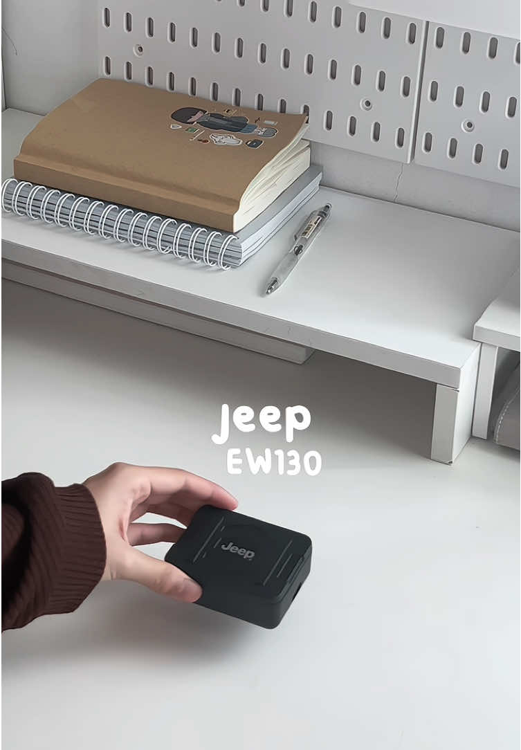 smart en design dia 🫡 yang ni nak buat backup as powerbank pun boleh tau ✨ #jeepearphone #earbuds #earphonebluetooth 