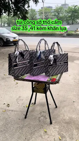 em này đi biển đi du lịch hết nước chấm nha chỉ 1xx#tuicongso #tuicongsothocam #tuithocam #tuithocamxachtaykemkhanlua #tuithocamsize35 #tuithocamsize41 #noiemnghediadang #diadangremix 