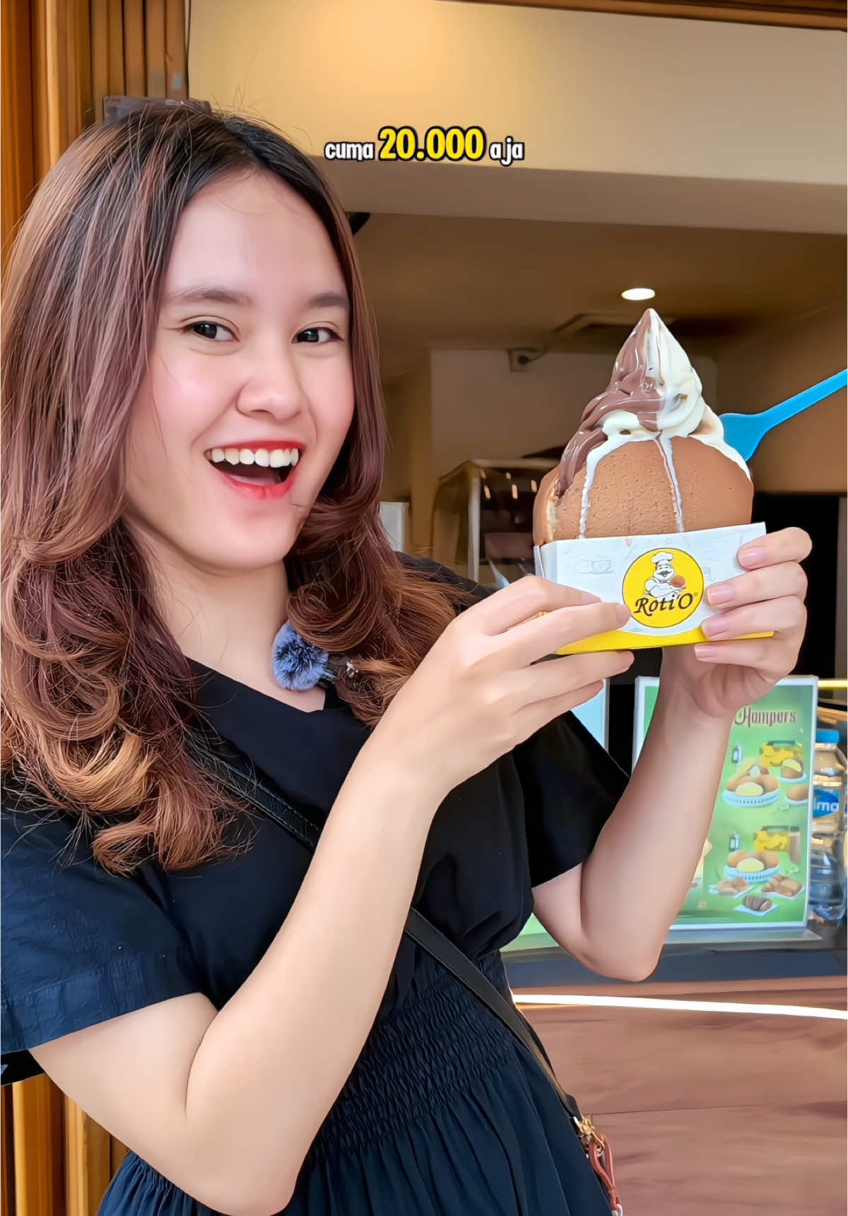 Spesial buat kamu yang beli Roti Eskrim dari Roti'O ini harganya cuman 20 ribu ajaa kalau belinya lewat TikTok. Ambil promonya di Tag Lokasi video kita dan tukarkan ke outlet Roti'O terdekat yaa #rotio #rotioindonesia #promorotio #rotiotiktok #ttpetualangpro #ttpetualangnewbie #jelajahbegah #jelajahlebaran #tiktokgo #vouchertiktok 