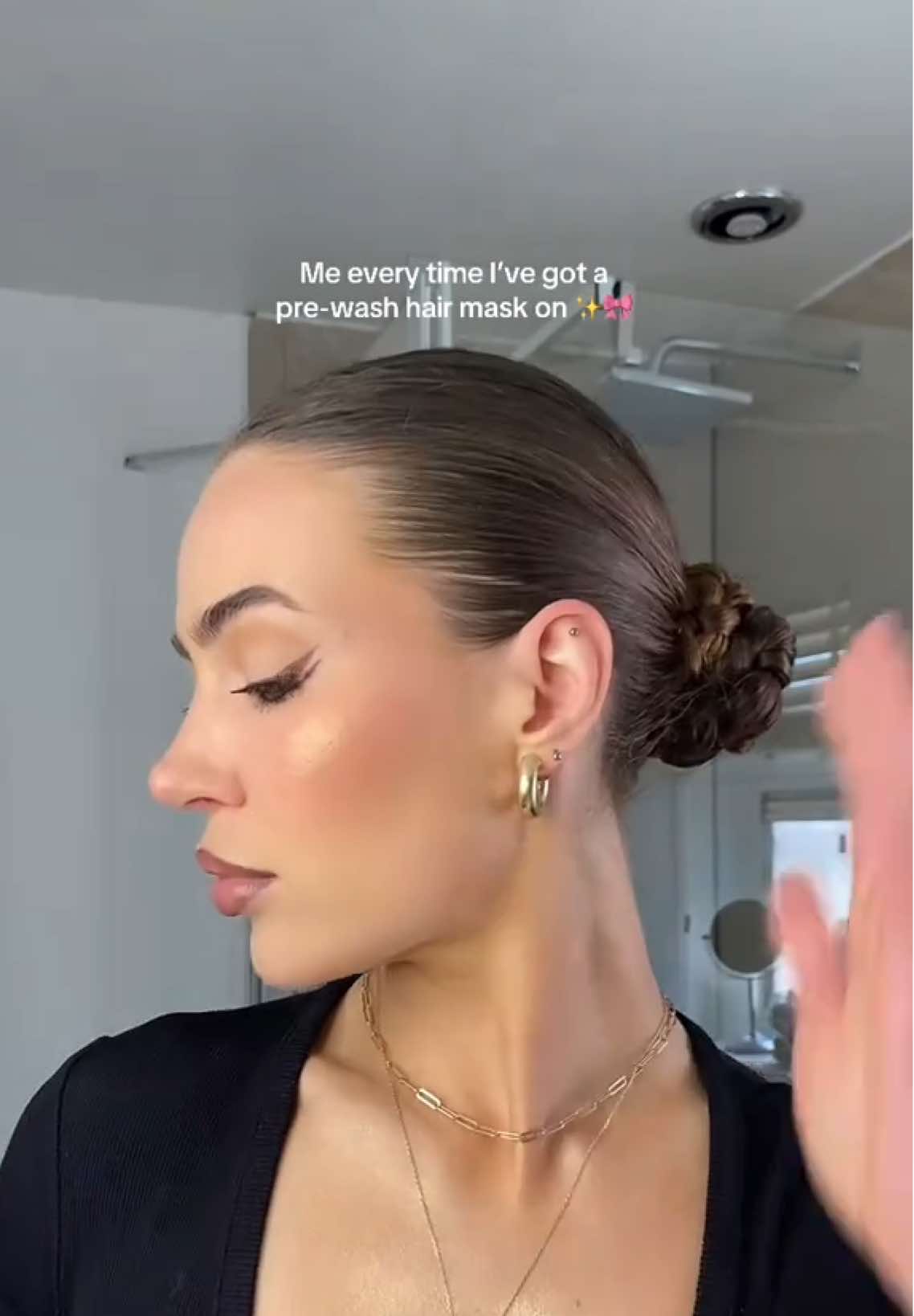 Deep conditioning but make it cute 💕🎀 #slickback #slickbackbun #hairmask #braidedhair #hairbun 