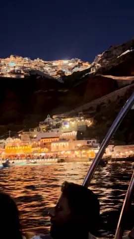 Oia, Santorini at night #fyp #fypシ #greece #greece🇬🇷 #santorini #cyclades #santorinigreece #ellada #fypage #Summer #latenight #night 