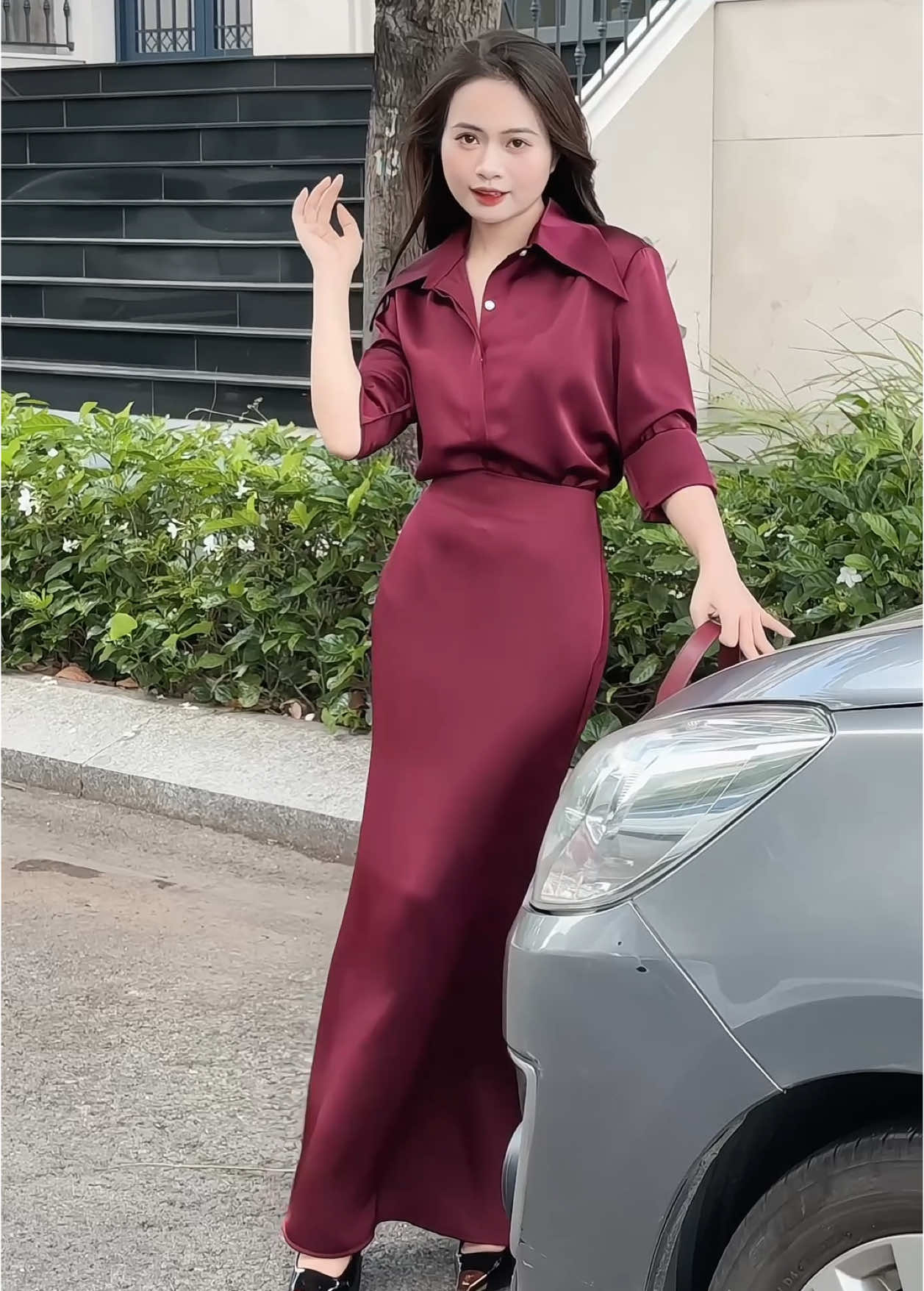 Đưa đôi tay đây anh sẽ nắm lấy tay anh đi về 