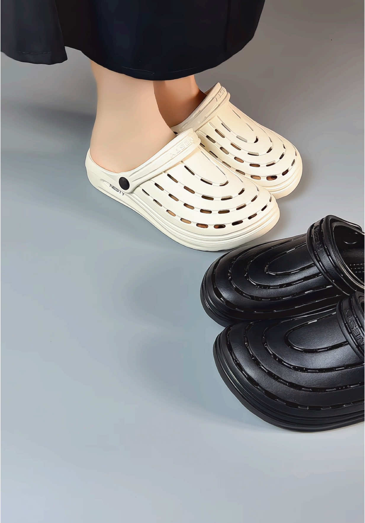 Dép #nesty vừa ra phiên bản mới là em múc liền . Ta nói nó đẹp quá mấy bà ơi ❤️ #depnesty #depsuc #depnamnu #depxinh #mimedep 