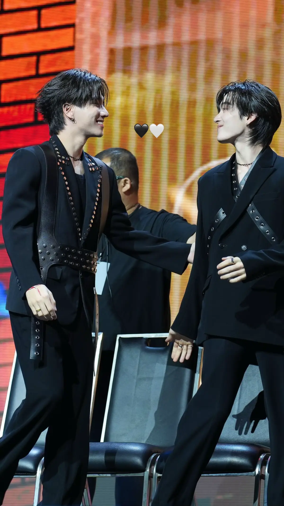 this picture is sooooo pretty 🥺🥺  (cr ornvim from x) #perthsanta #perthsantaedit #yothagun #yothagunedit #perfect10liners #perfect10linersedit #yotha #yothaedit #gun #gunedit #perthtanapon #santapp #perthedit #santaedit #bl #bledit #boylove #angst #Love #core #fyp #foryou