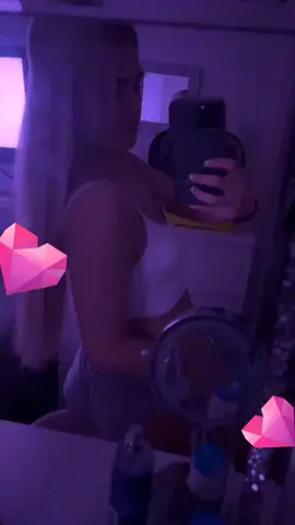 #fyp #brickbybrick #fap #challenge #makeup #lips #lashes #hot #ukgirl #sexy😍🤤😍 #girl #teens #beautiful #tight #tanktop #whiteoutfit #white #tanned #toned #shortshorts #shorts 