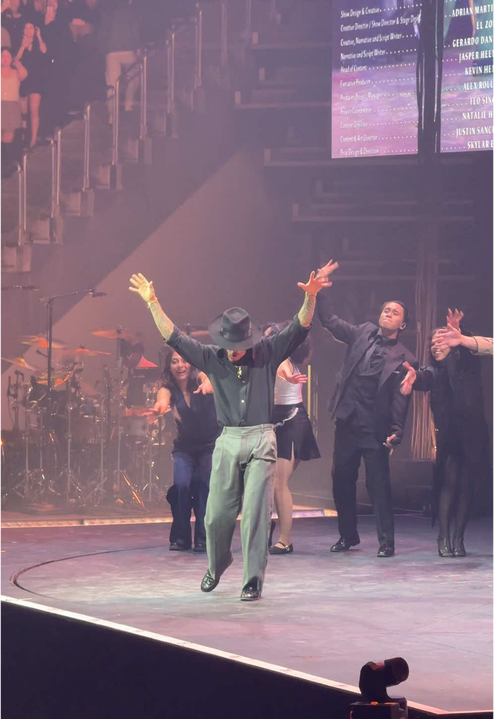 What an incredible show 👏🏼 @rauwalejandro #cosanuestra #rauwalejandro #cosanuestratour #seattle 