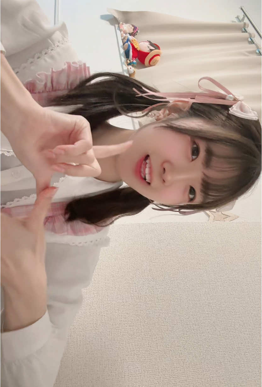 カミナリより家の中にいる時の強風の音のほうがこわい🌩( '-' 🌩 ) #稲妻に打たれました #アイドル #アイドル衣装 