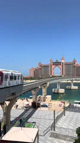 The Palm monorail  #palmjumeirah #dubai #dubailovers #monorailPalm #exploredubai #palmmonorail #visitdubai # dubaiattraction #dubaitourism #exploredubai #uae #atlantis 