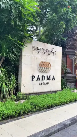 Sekali seumur hidup harus cobain resort terbaik di Kuta, Bali  #resortbali #resortkuta #hotelbali #hotelkuta #resortpadmabali #padmalegian #legian #bali #padmahotel 