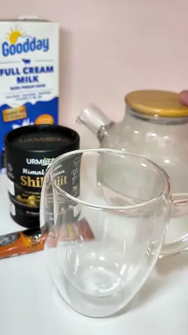 💡 Manfaat Shilajit: ✅ Meningkatkan tenaga & mengurangkan keletihan ✅ Memperbaiki kejelasan minda & fokus ✅ Menyokong sistem imun ✅ Meningkatkan stamina & daya tahan ✅ Kaya dengan mineral penting Sedia untuk rasa lebih bertenaga? Cubalah Shilajit hari ini dan alami perbezaannya! 🌟 #shilajit #shilajitbenefits #shilajitresin #shilajitenergy 