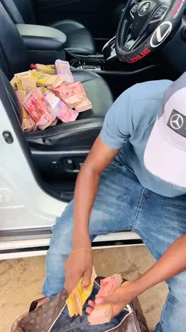 #newtiktoktrendingnewtiitok🇺🇬love🇺🇬🇺🇬Uganda #newtiktokersupporters #onthisday #newtiktoktrending #fyppppppppppppppppppppppp 