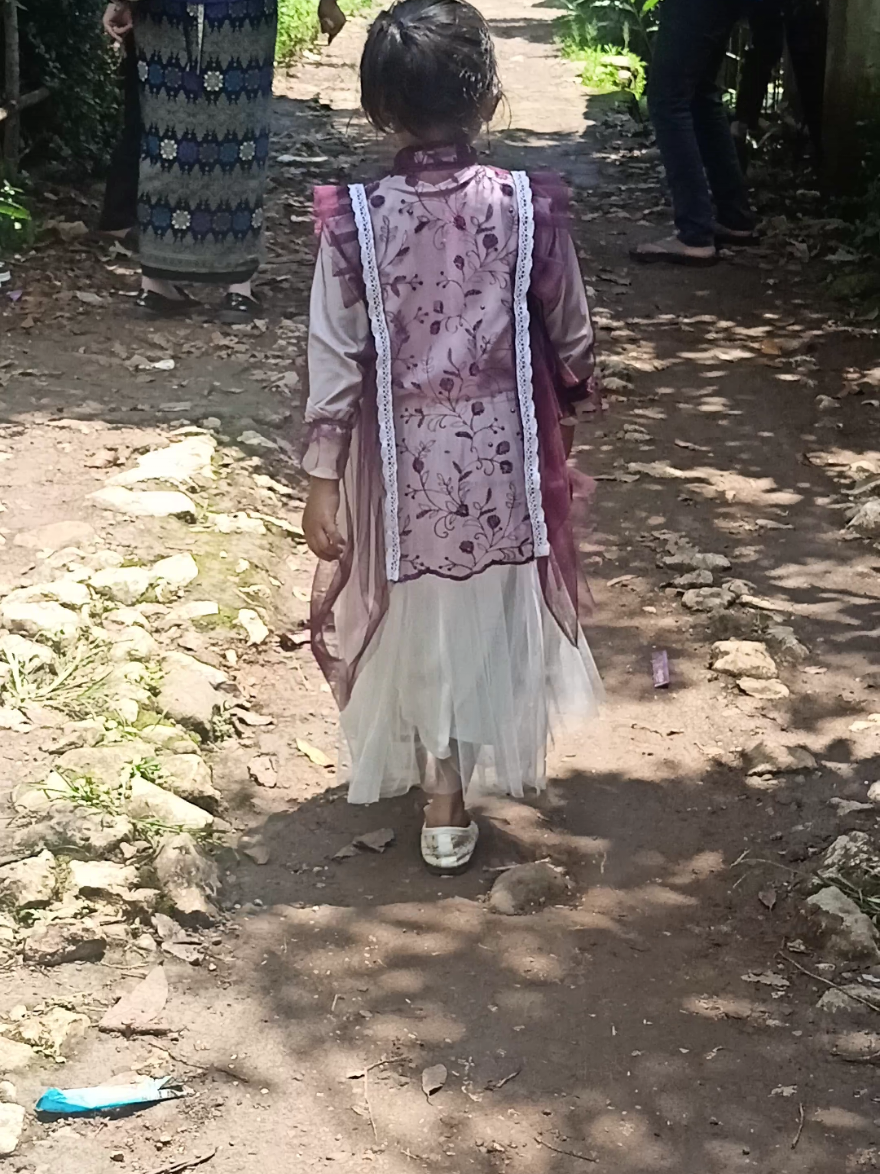 #outfitanakperempuan #outerbrokat #outfitanakviral #outfitanakcewek #lebaranekstrasale 