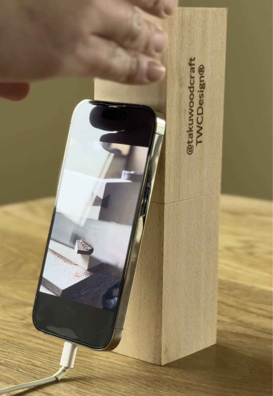 Use a wood joint to solve the problem. #woodworking #DIY #asmr #joint #japanesejoinery 