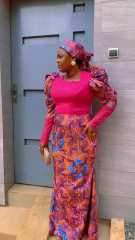 Qui tu vois porter cette jolie robe