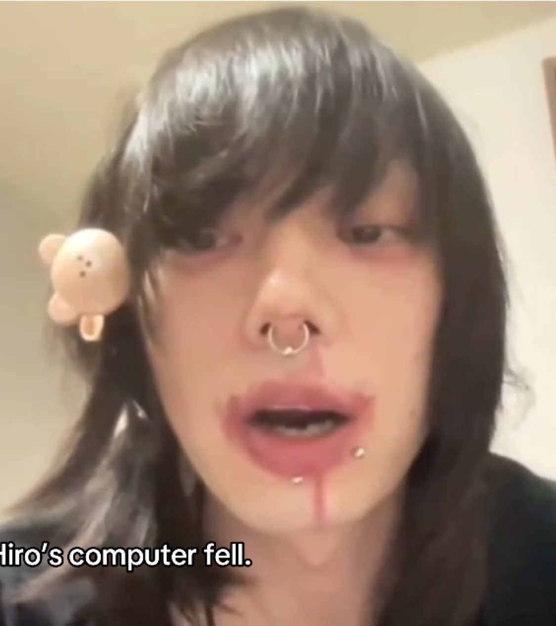 His face was like : 😦 #hiro #hirokun #senketsuakochan #senketsuakochanhiro #mettasashihirokun #senketsuakochanband #foryou #forpage #vkei #VisualKei #v系 #menherakei #fyp 