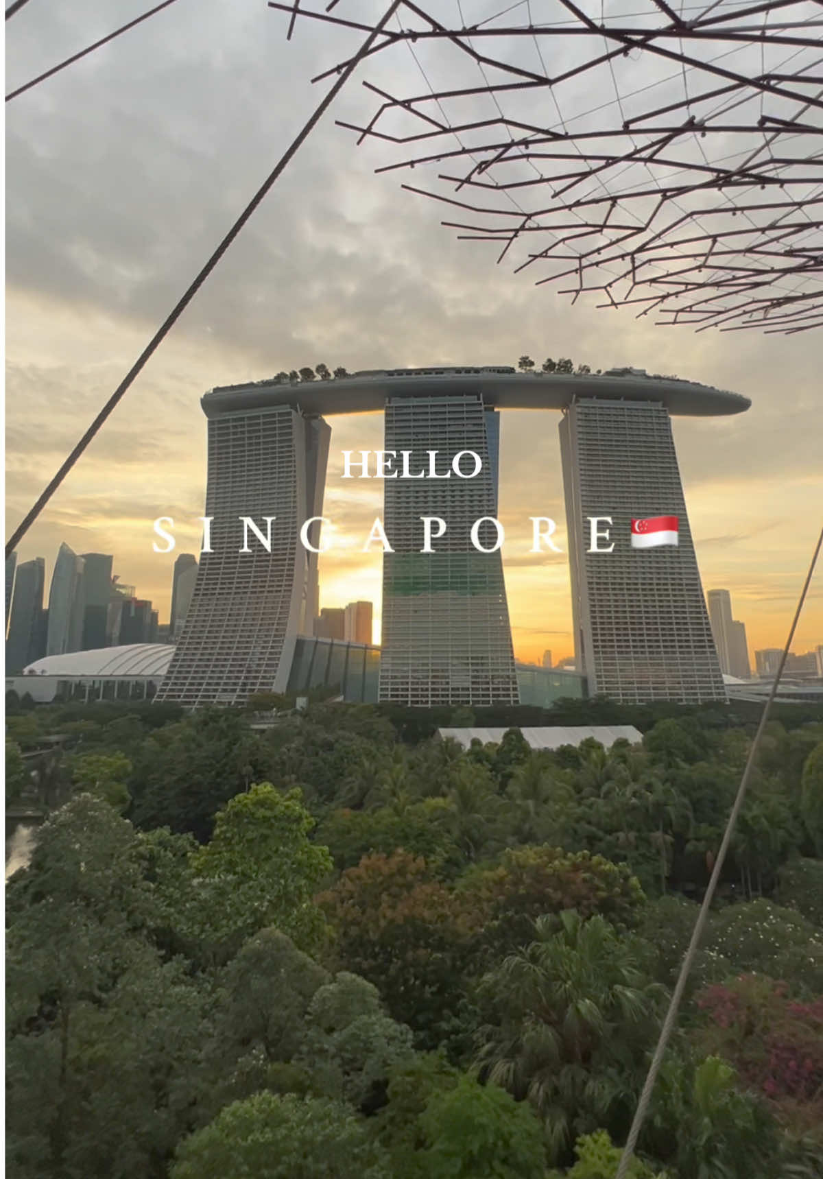 hello Singapore 🇸🇬 #singapore #visitsingapore #travelsingapore #singaporetiktok #traveltiktok #aktravels 