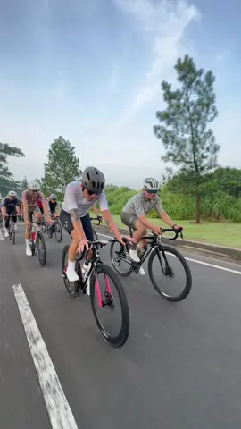 🤙🤙 #affiliatetiktok #sepedaroadbike #4u #fypviralシ #fyppppppppppppppppppppppp #roadbike #gowes #cycling #rootcyclingstudios #bike #sepeda 