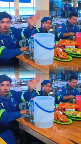 makan bersama satu Tim  paksu.  #galangankapal #migas  #batam #makan #wasco  #pejuang #pejuangrupiah 