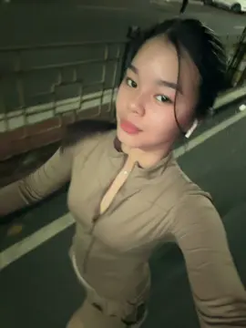 no make up siya pasensya