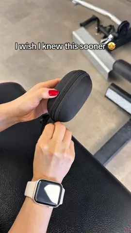 Forget gloves, these grips are all you need 💪🏼🏋️ #Lifting #GymEssentials #FitnessForHer #StrongWomen #GymAccessories #WeightliftingWomen #FitGirls #HandCare #StrengthTraining #GymEssentials #FitLife #FitAndStrong