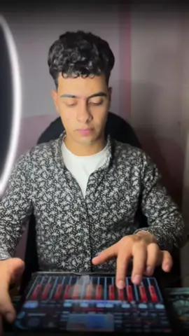 اسمع الجديد فين اوشا لازم يشوف دااا🔥🎹#Elshazly @الموسيقار محمد اوشا 