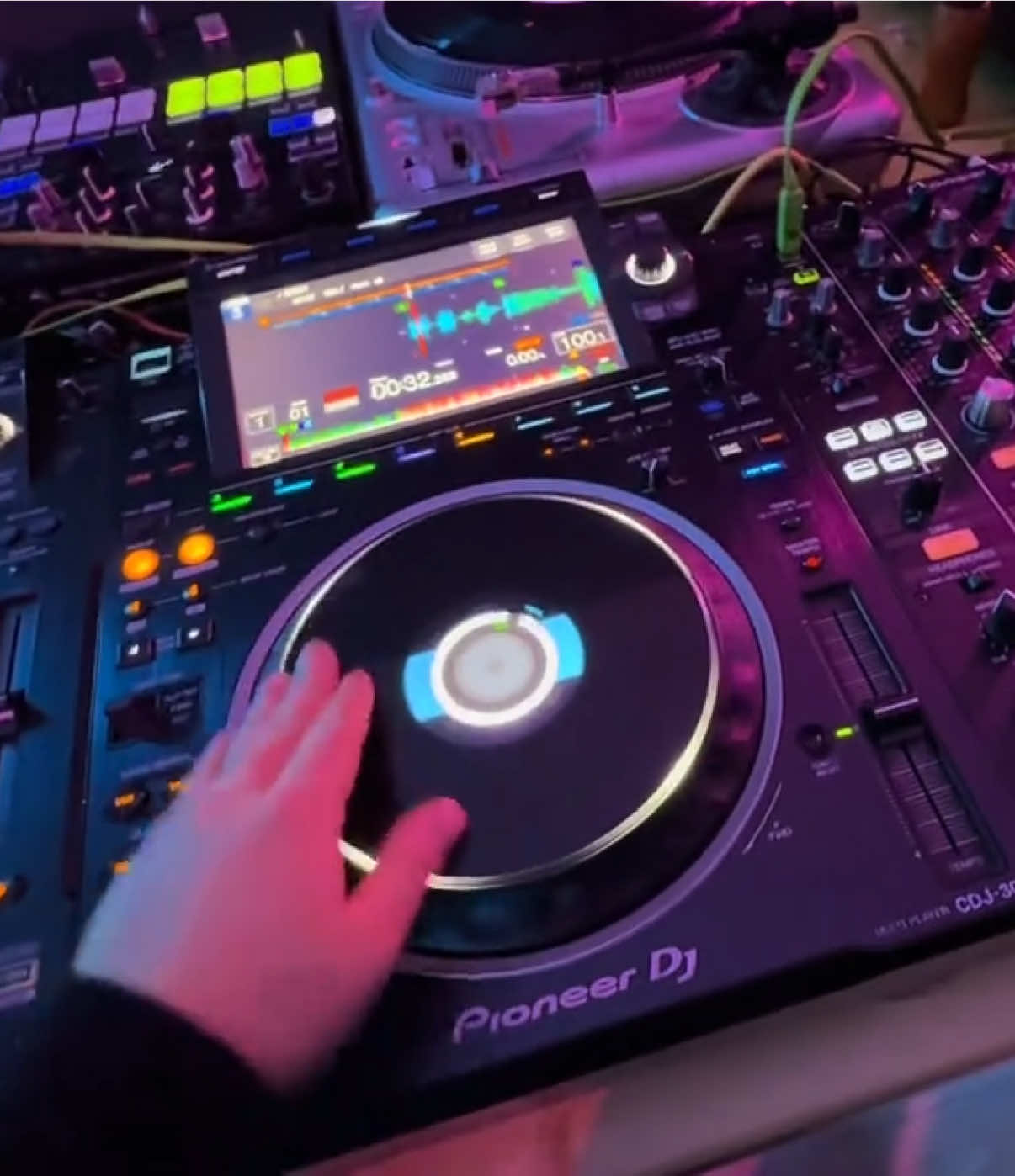 First-person view of the DJ booth, DJ music mixing. #dj #djs_lovers #djsoftiktok #djbooth #mixing #djmusic #dmx #djlight #lights #operation #operationtruelove #hotmusic🔥🔥🔥🔥🔥🔥🔥 