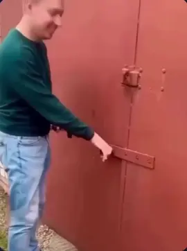 le bruit bizarre d'une porte #door #sound #child 