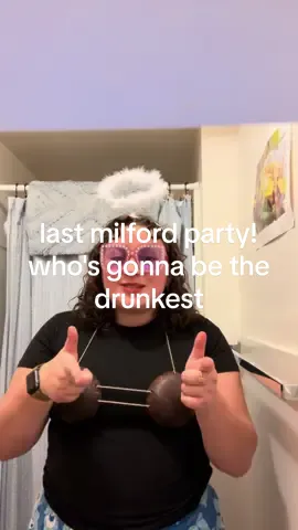last party in our college house 😭😭 i would say it ended up being a pretty even spread overall but ultimately... to nobodies surprise... jordan was in fact the drunkest 🤷‍♀️ #college #party #graduation #msu #michiganstate #drunkest #fyp @abs @Mads 