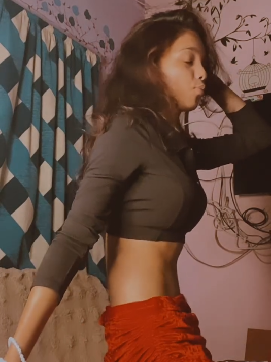 මෙයා ලංකාවෙද 🙄 . . . . .#viral #fypシ゚ #viralvideo #like #srilanka #Love #CapCut #like 