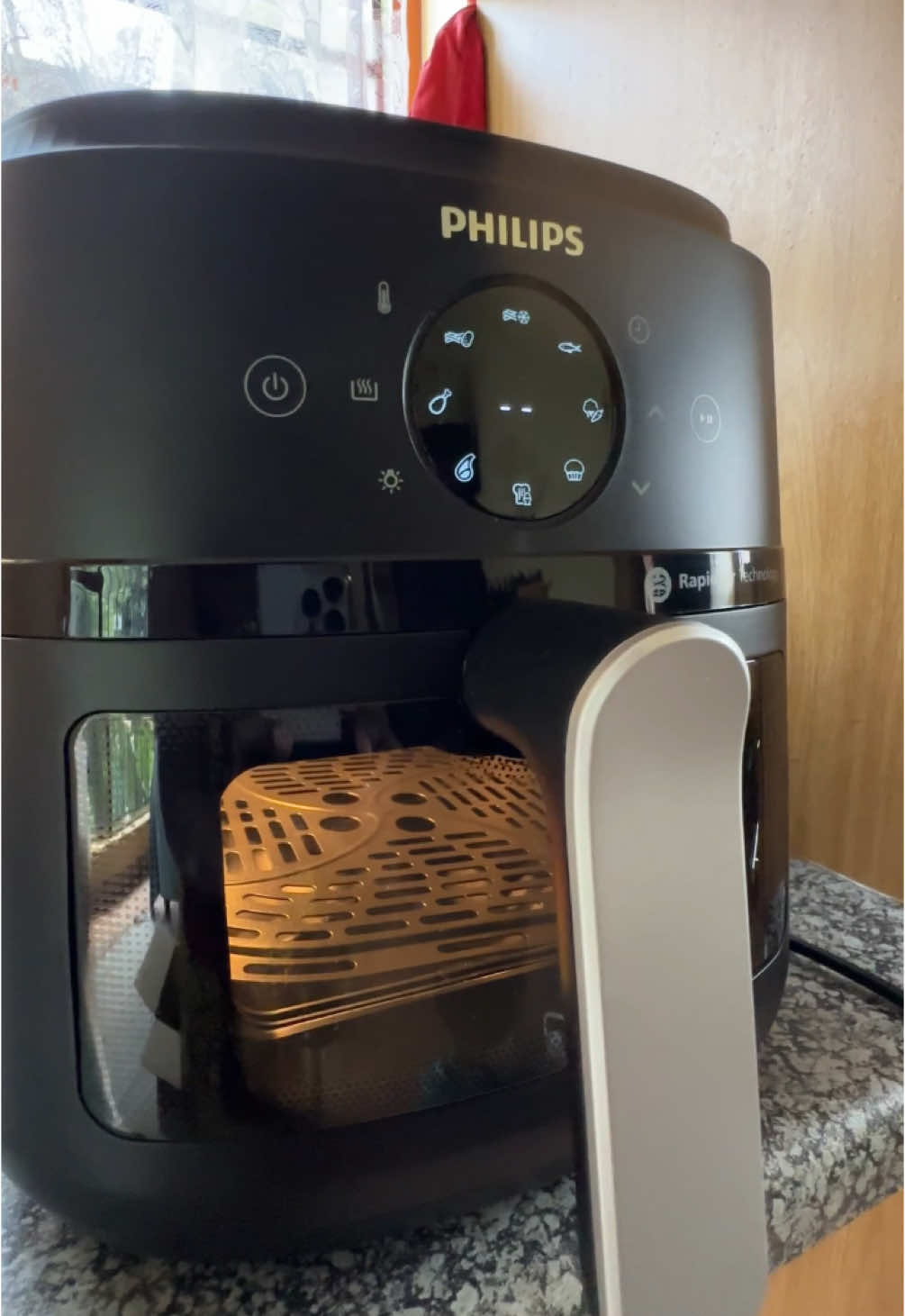 #airfryer #unboxingvideo @Philips Home Appliances #homeessentials #easycooking #newfinds #homeinspo #philipsairfryer #philips #airfryerrecipes #airfryertiktok #unboxing #trendi #musthaves #foryou #fyp #kitchenappliances 