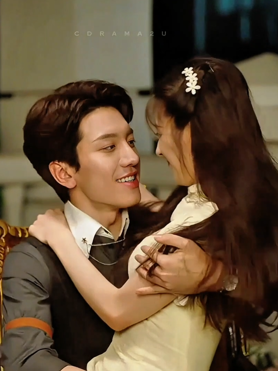 He even had her face tattooed on his chest👀🫢 🎞: Blazing Elegance #BlazingElegance #火舞倾城 #完颜洛绒 #钟丽丽 #郑繁星 #WanyanLuoRong #ZhongLili #ZhengFanxing #XuanZhan #ZhanXuan #중국드라마 #중드 #드라마 #완안락융 #종려려 #정번성 #전헌 #화무경성 #cdrama #chinesedrama #เพลิงรักเพลิงแค้น 