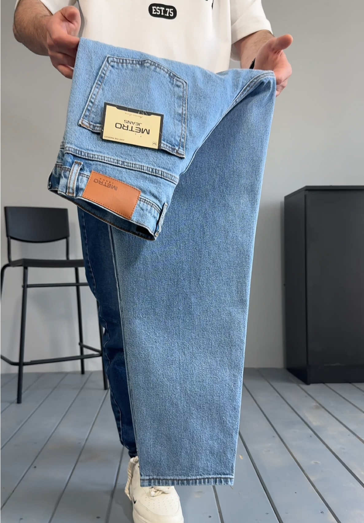 Boyfriend jeans Metro 25€ Transporti 2€ Porosit online!