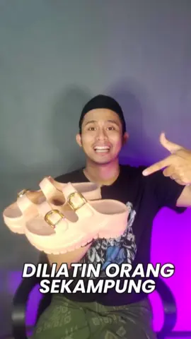 Diliatin Orang Sekampung Karena Sendal ini #sendal #sendalwanita #sendalviral #trending #fyp #viral