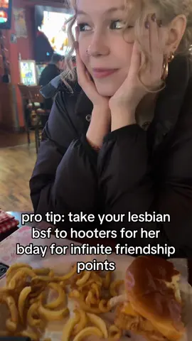 @bee we even got merch #hooters #lesbian #wlw #hooterstok #wlwtiktok #bsf #friends #friendship #birthday #bdayinspo #birthdayhaul #birthdaygirl #fypviraltiktok🖤シ゚☆♡ #fypシ゚viral #fypシ #viralasf 