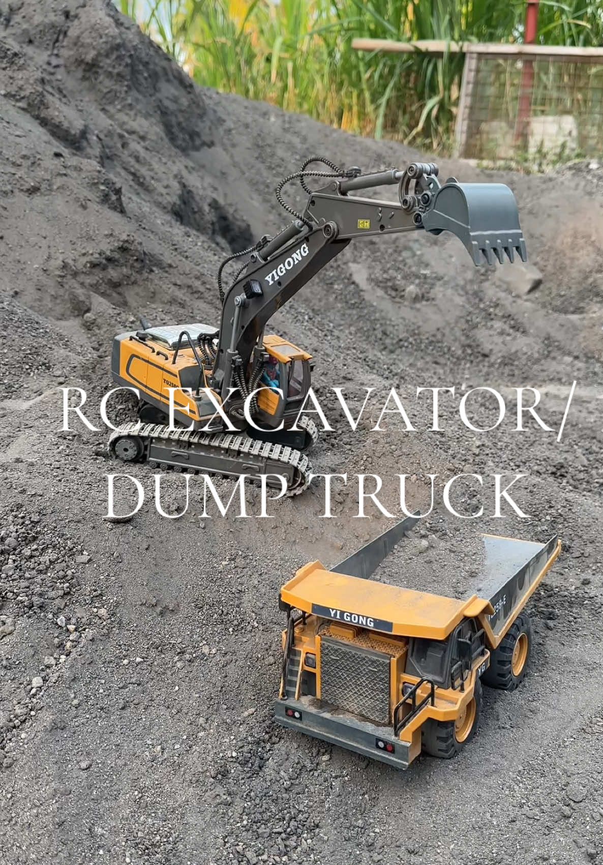 RC DUMP TRUCK AND EXCAVATOR #rc #rcexcavator #excavator #dumptruck 