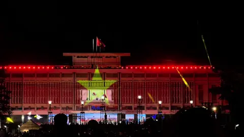 Tối nay 6/4 tại Dinh Độc Lập #dinhdoclaptphcm #xuhuong #duyetbinh 