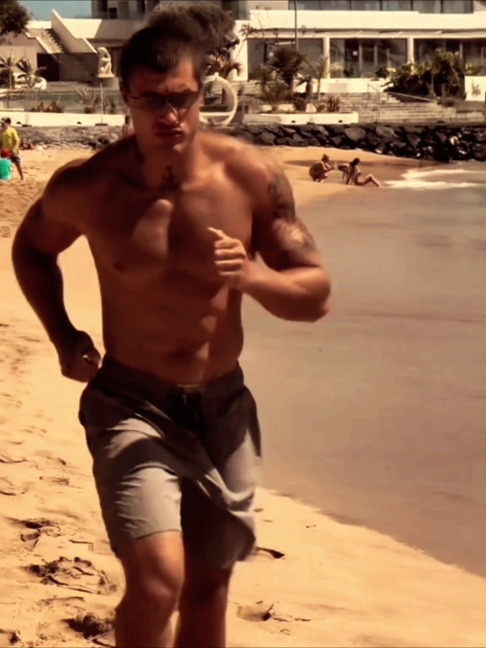 Banana Boat #banana #helthylifestyle #gym #iloveblg #blgspy #WTF #PKT #guapo #muscle #playa 