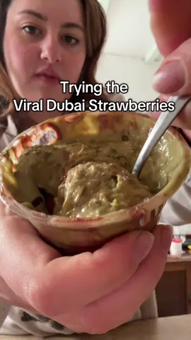 Yeah these are 💯 percent worth the hype @Chocoholics Desserts #dubaichocolate #dubaistrawberries #chocolatecoveredstrawberries 