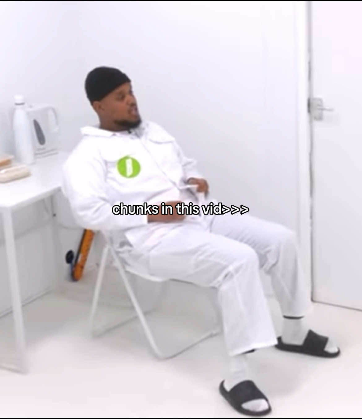 him obsessing over food every 5 seconds made me giggle🤭@Chunkz @Beta Squad 💚💚