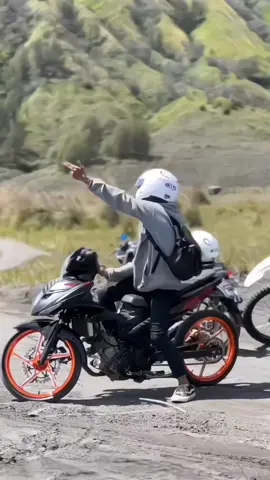 melu melu @mx_expoo😭🙏🏻 #mxking150 #bromo #sengkuni #bromotenggersemeru #touring #mxkingmalaysiastyle #danapelajar 