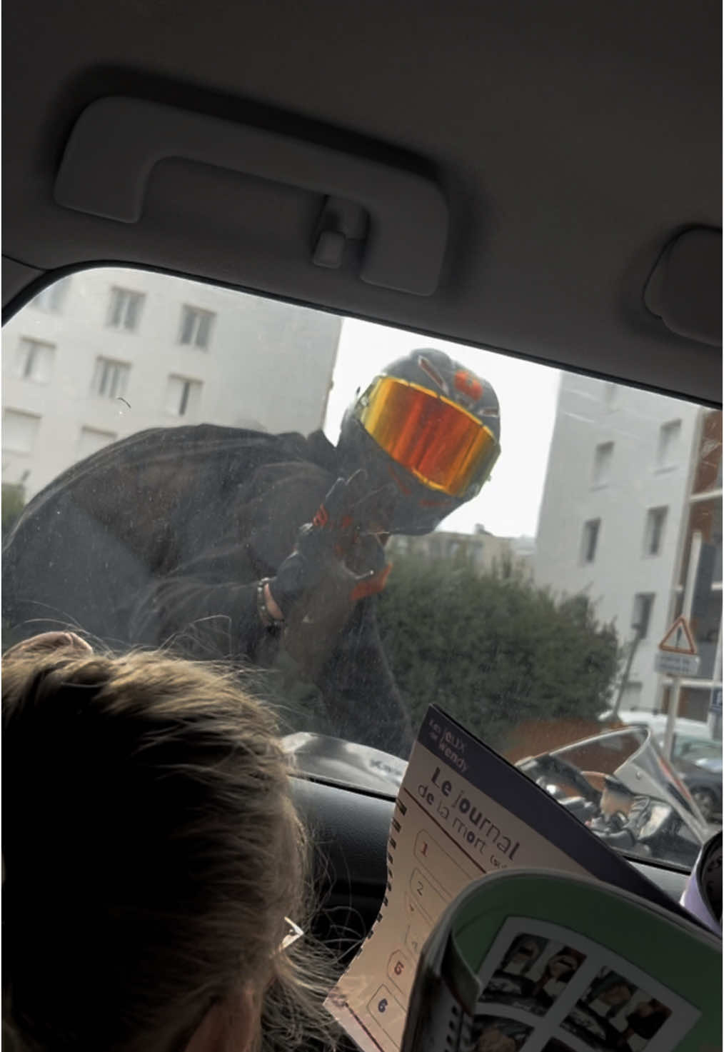 Hey 👋🏻🫣 ➖➖➖➖➖➖➖➖➖➖➖➖  @_redvox   🏍️ : @kawasaki_france_officiel  🪖 : @agvhelmets  🎥 : @_voxye  🎨 : @_voxye  ➖➖➖➖➖➖➖➖➖➖➖➖ #bike#bikelife#biker#motorcycle#motolife#motorracingphotography##riders#kawasaki#zx10r#frenchriviera#bikerofinstagram #frenchbiker#littlebiker#fanbike