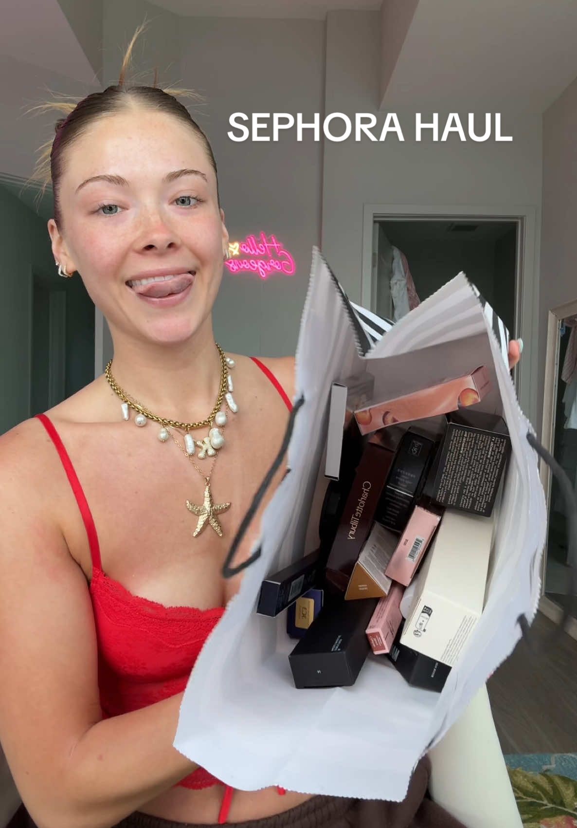 who else used to watch mukbangs when they were starving in bed at night💔😭 this is like the same thing but for shopping addicts lol enjoy 💋 #sephorahaul #makeuphaul @sephora @Charlotte Tilbury @LYS Beauty @Diorbeauty @Hourglass Cosmetics @Natasha Denona @makeupbymario @Estée Lauder @Laura Mercier @REFY @Gisou @Patrick Ta Beauty @Armani beauty 
