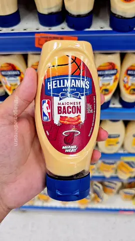 Time da maionese! Já provou alguma dessas versões da Hellmann’s com tema da NBA? Tem Maionese de Alho, Churrasco, Bacon e Vegana! Qual é a sua favorita? Ou qual você tem curiosidade de experimentar? #Maionese #Hellmanns #NBA #TimeDoSabor #MaioneseDiferente #AchadinhosDoMercado #CuriosidadesDeSupermercado #SaborNBA 