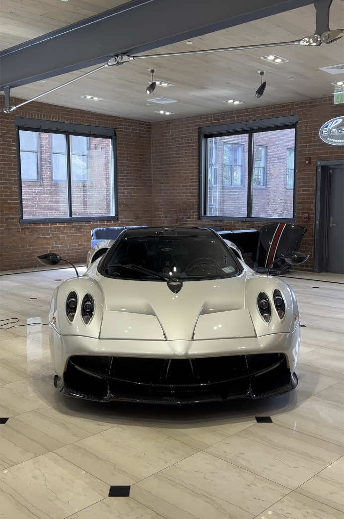 Skeebeedee pagani #pagani #fyp #viral #trwnd #trend #foryoupage #dontletthisflop #goviral #shows #cars #car #hype #hypercar #hyperxard #hypercars #meme #huayra 