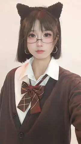 Meow meow meow ~#tiktok #tiktoker #groupdance #dance #beautifulgirl #livestream 