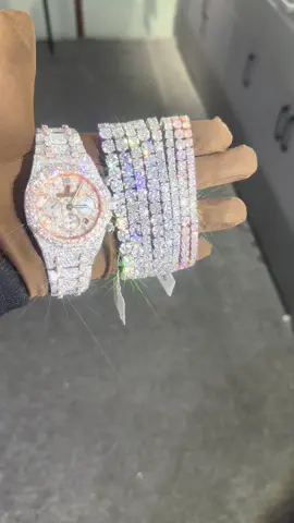 Click on the website link to view detailed product information  📲💻#tonghiphip #hiphopjewelry #hiphopjewelryfactory #hiphopjewelrymaker #rapperjewelry #rappernecklace #jewelryfactory #icedwatch #icedjewelry #icedout #icedcubanlink #rapperjewelrymaker #jewelryporn #icedoutjewelry #hiphopchains #goldchains #bustdown #diamondboyz #jewelrymaker #customchain #diamonds