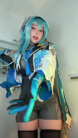 I can’t see with the lenses 😢 #eulacosplay #genshinimpactcosplay #eula #cosplay 