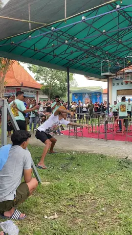 Cak kabul ful atraksi.😂😂#fypdongggggggg #fyppppppppppppppppppppppp #fypシ゚viral #berandafyptiktok #berandatiktok #vidioviral #vidiotrendingtiktok #kenarimania #kenarimaniaindonesia #pejuanggantangan#battlekenari#adukualitasburung