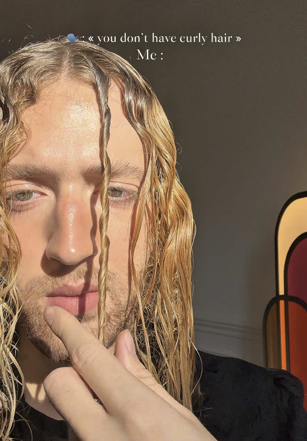 Maintenant je suis curly✨ #curlyhairtutorial #hairstyle #fingercoils #curlyhairroutine 